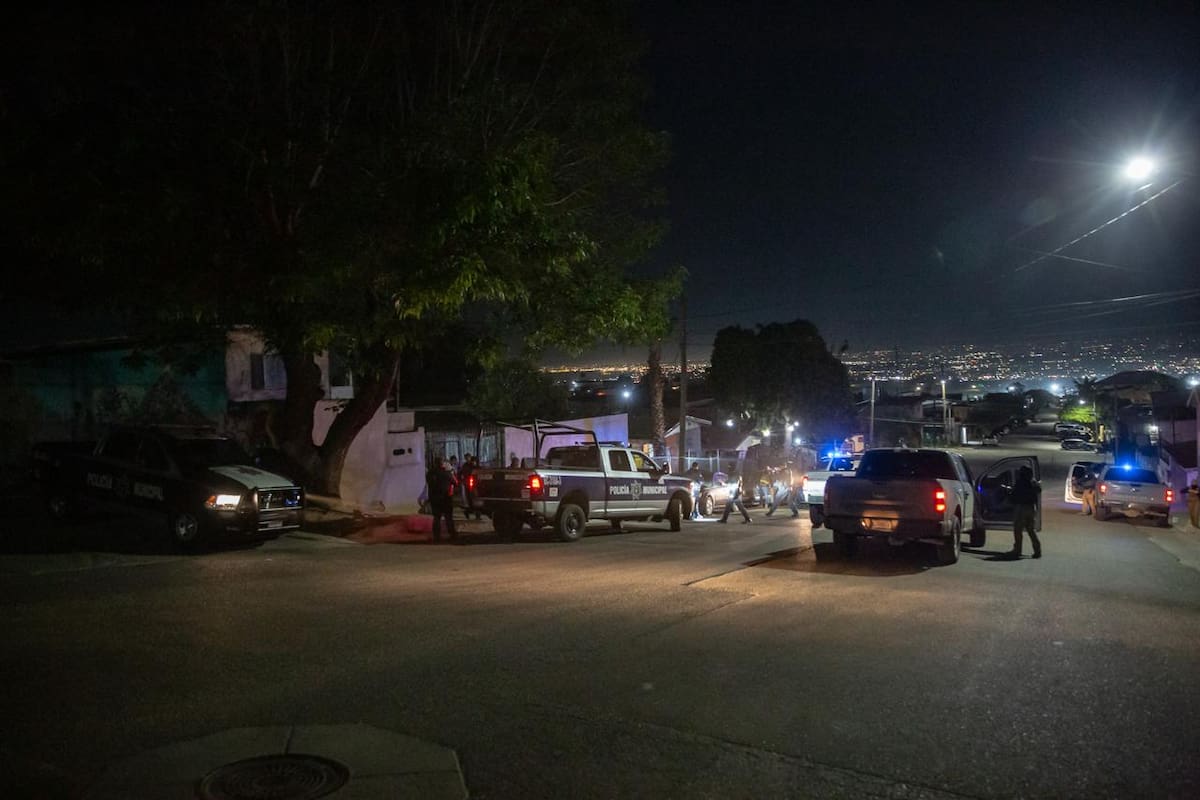 Los incendios ocurrieron en la avenida Internacional y en la colonia Altamira. En uno de los casos se logró la detención de dos presuntos responsables. Foto: Border Zoom