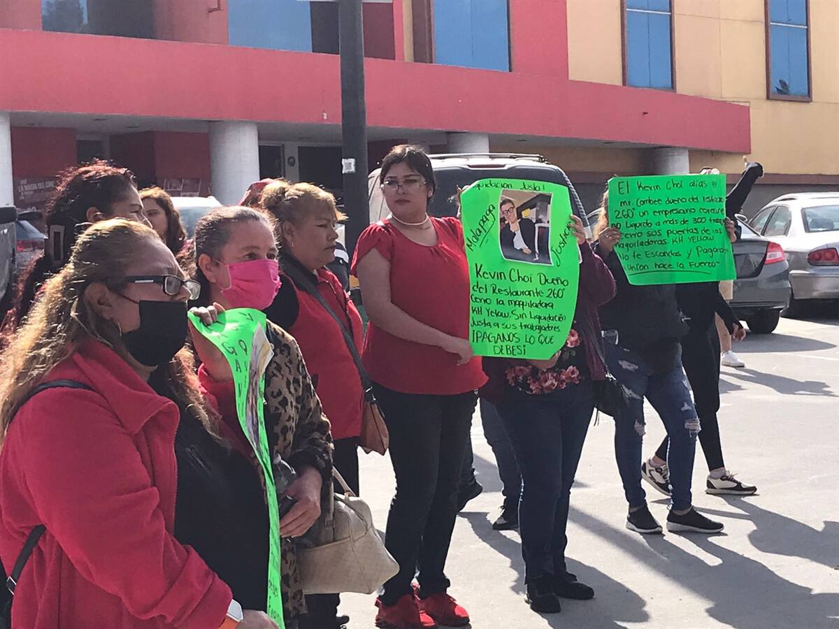Se manifiestan en Tijuana trabajadores afectados por “golondrina”, exigen su liquidación