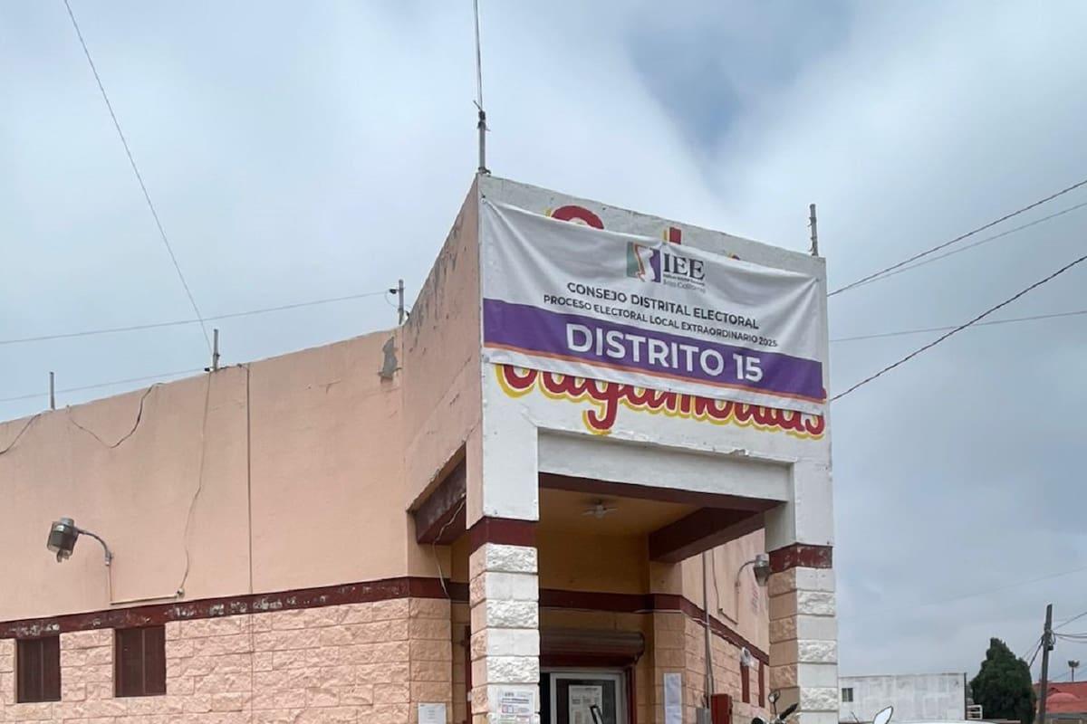 Reparten paquetes electorales para Distrito 15 en Rosarito