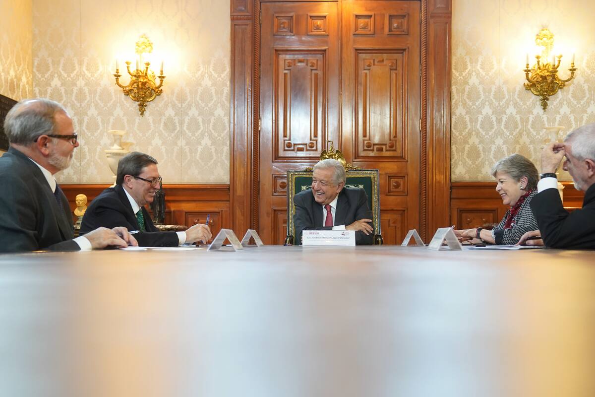 AMLO se reúne con el canciller de Cuba en el Palacio Nacional