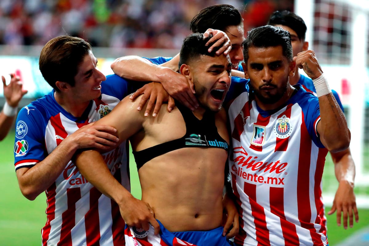 Alexis Vega explicó su accidentado festejo al anotar en el Clásico tapatío