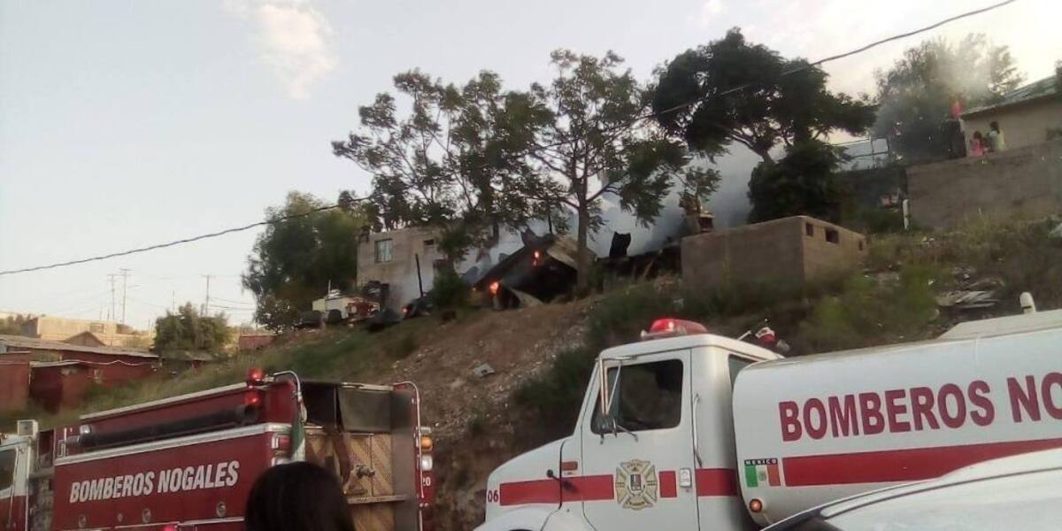 Elementos de Bomberos controlaron el incendio, pero ya todo estaba perdido.