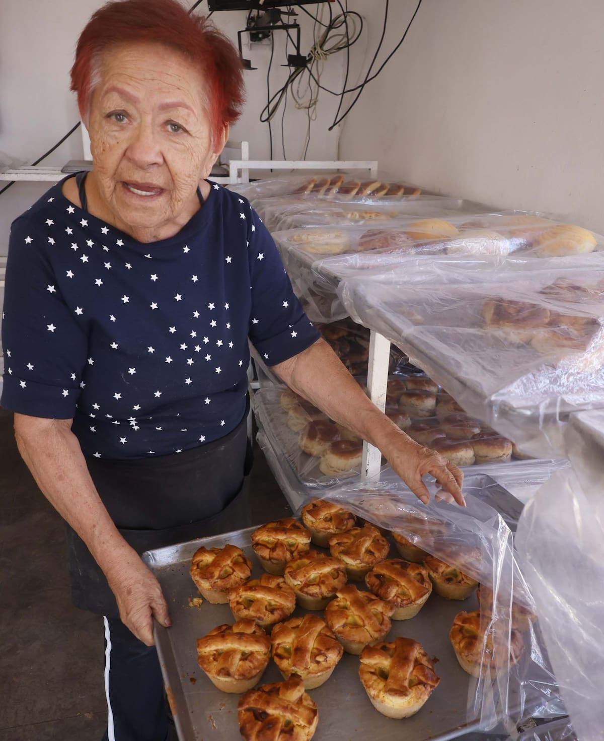 Sofía Figueroa Evangelista señala que el negocio de la panadería es muy noble. FOTO: TEODORO BORBÓN