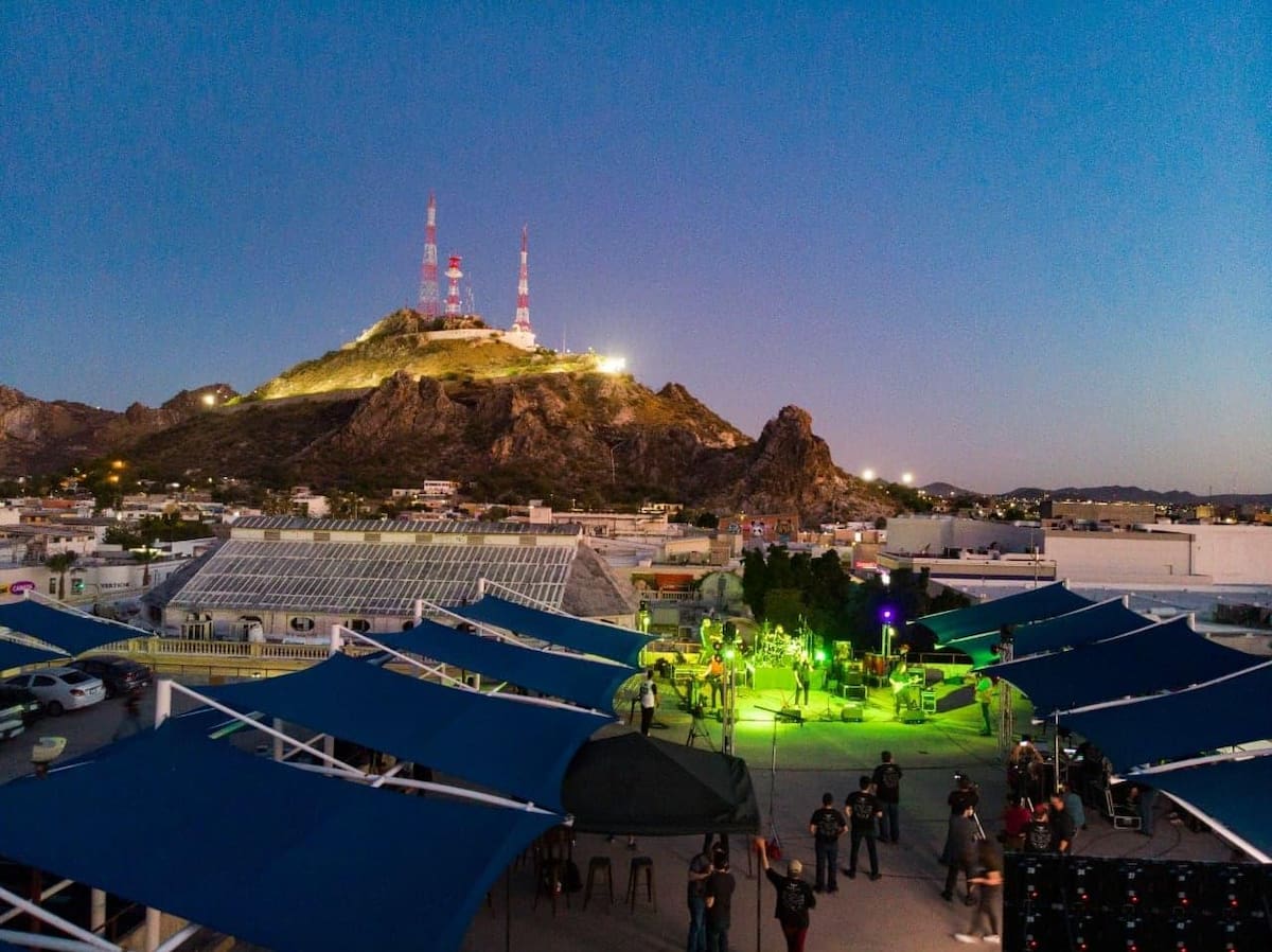 Con el emblemático Cerro de la Campana como fondo, Element musicalizó la noble causa de reunir donativos para la iniciativa "Va x Hermosillo" y ayudar a las personas más afectadas por la pandemia.