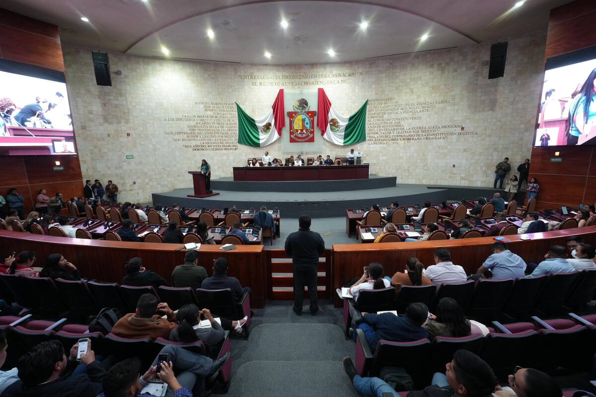 Mil 344 plazas de trabajadores de confianza elimina el Congreso de Oaxaca