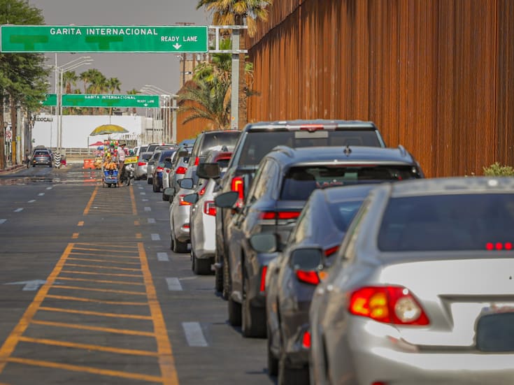 Filas de 1 hora en garitas de Mexicali