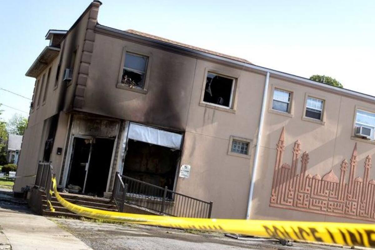 FBI ofrece recompensa tras incendio en centro islámico