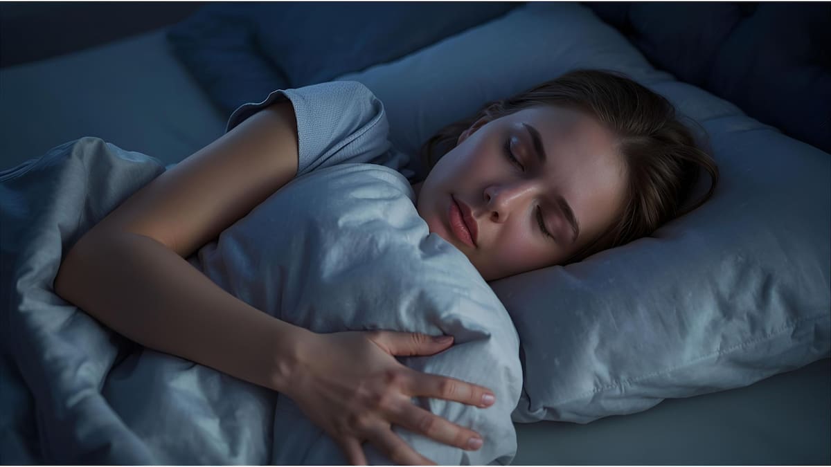 Dormir abrazado a la almohada qué revela sobre tu personalidad, según la psicología | Foto: Especial (canva)
