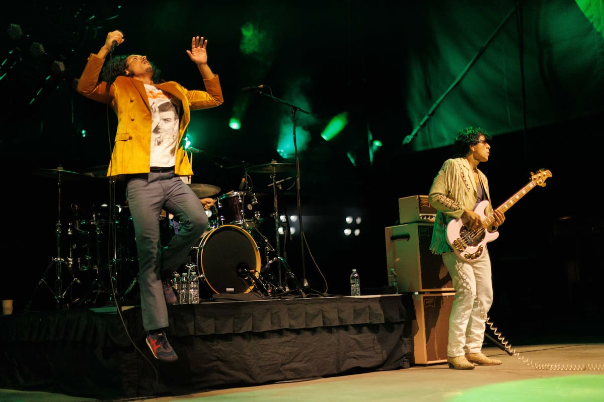 Chicano Batman  se presentó en el Cal Coast Credit Union como parte de su gira con el nuevo álbum “Notebook Fantasy”.