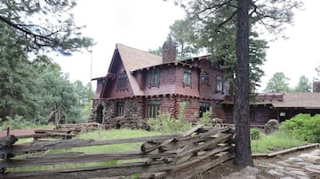 Parque Histórico Estatal Mansión Riordan en Flagstaff: Un Viaje a la Historia de Arizona