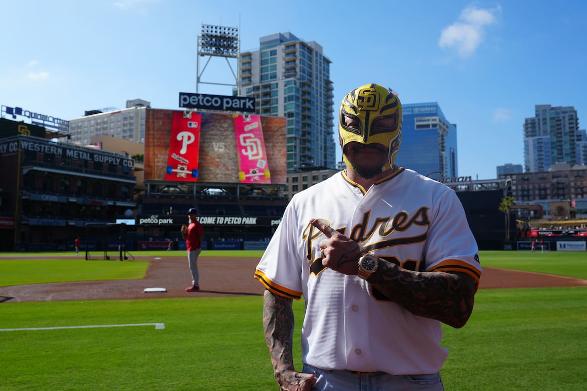 Rey Mysterio estará en Survivor Series en Petco Park