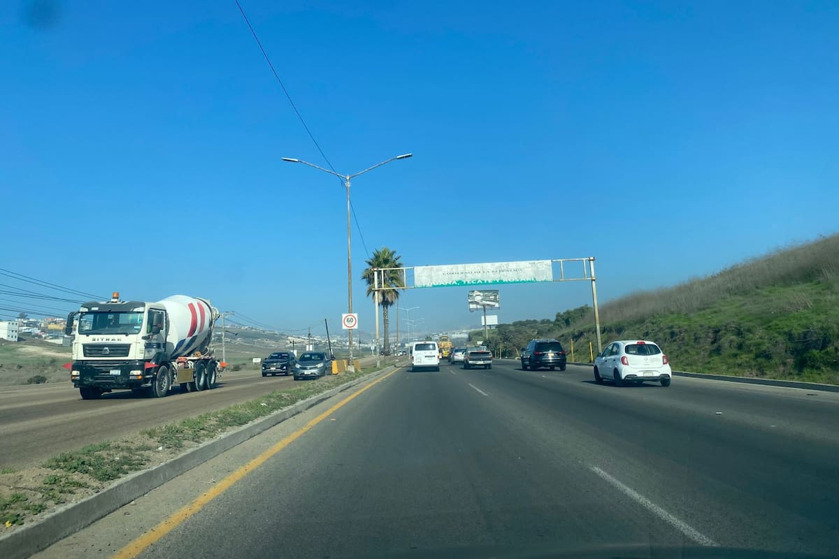 Falta rehabilitación de vías en accesos entre Tijuana y Rosarito