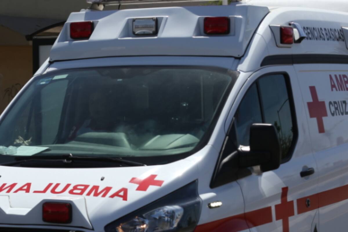 Conductores de aplicación golpean y atropellan brutalmente a joven porque le faltaban 30 pesos para pagar