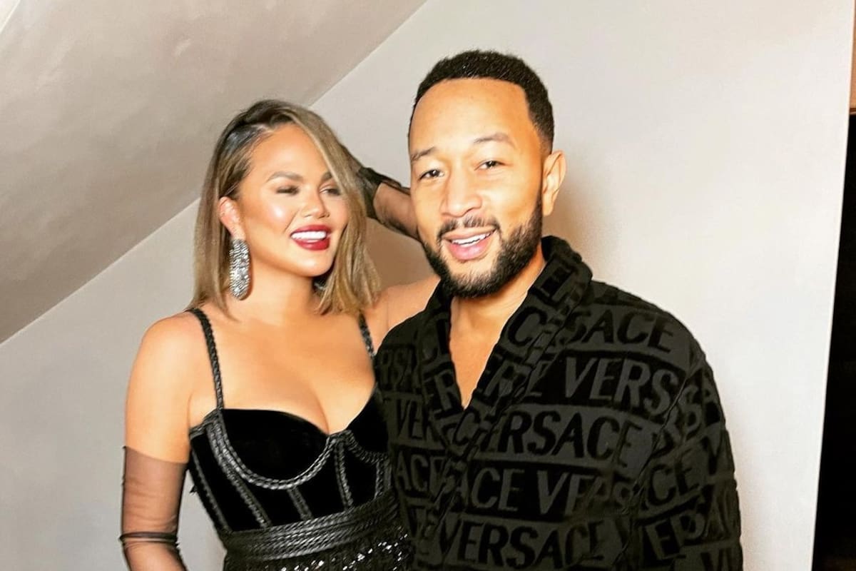 Chrissy Teigen confesó que tuvo relaciones íntimas con su esposo en el baño de la Convención Nacional Demócrata