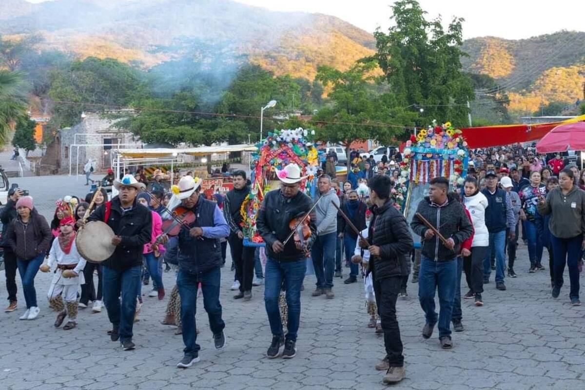 Fieles concluyen fiesta a la Virgen de Balvanera en La Aduana, Álamos