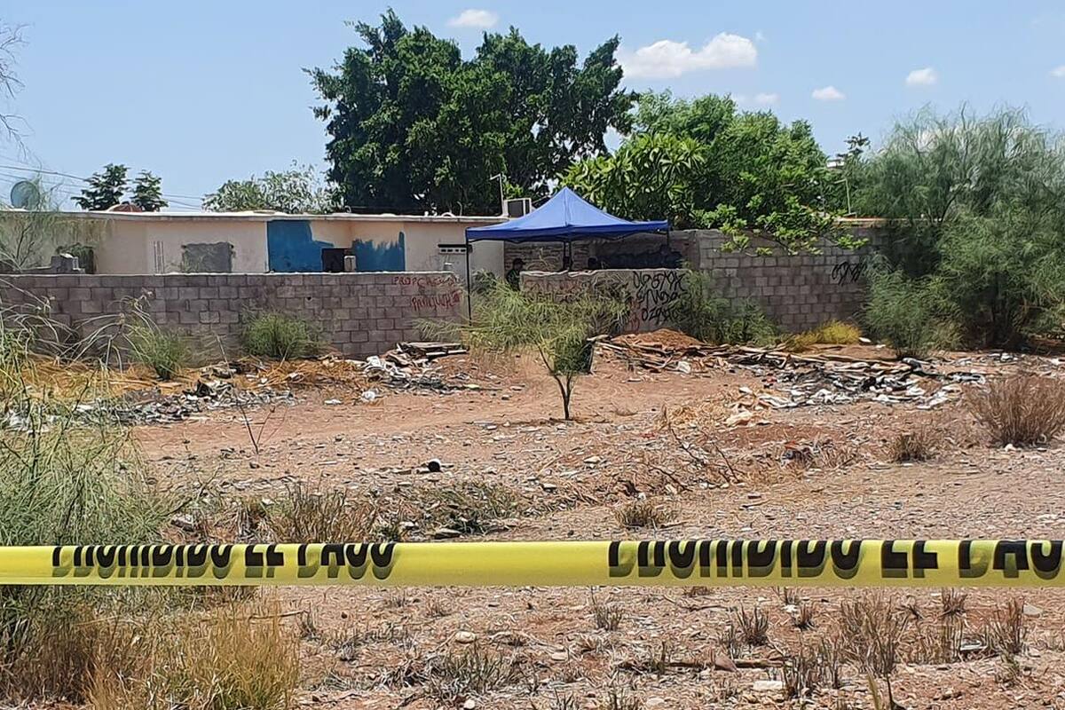 Abandonan cadáver envuelto en una cobija en un baldío de Cuatitlán, Edomex