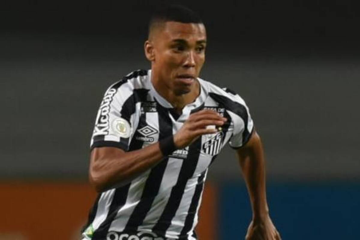 Santos derrota al Coritiba y se acerca a la disputa por el liderato de la liga