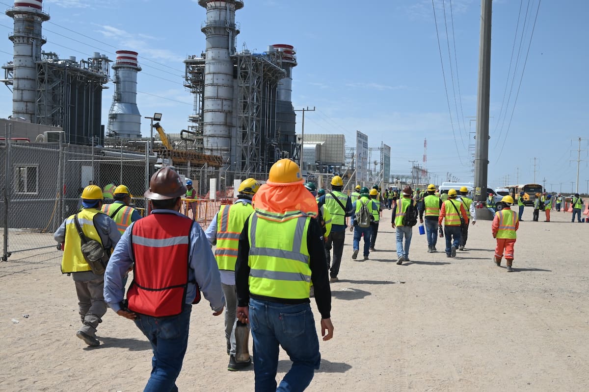 Detienen trabajos en termoeléctrica por paro del sindicato en SLRC