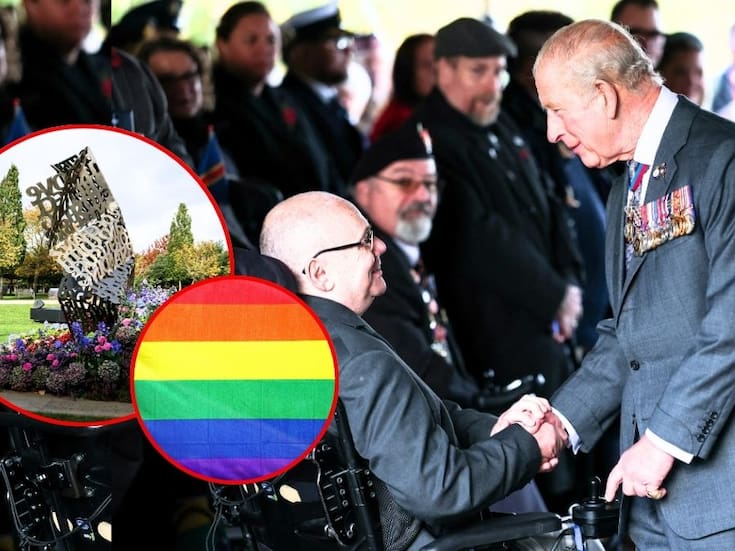 El rey Carlos III inaugura monumento en honor al personal militar LGBT en Reino Unido