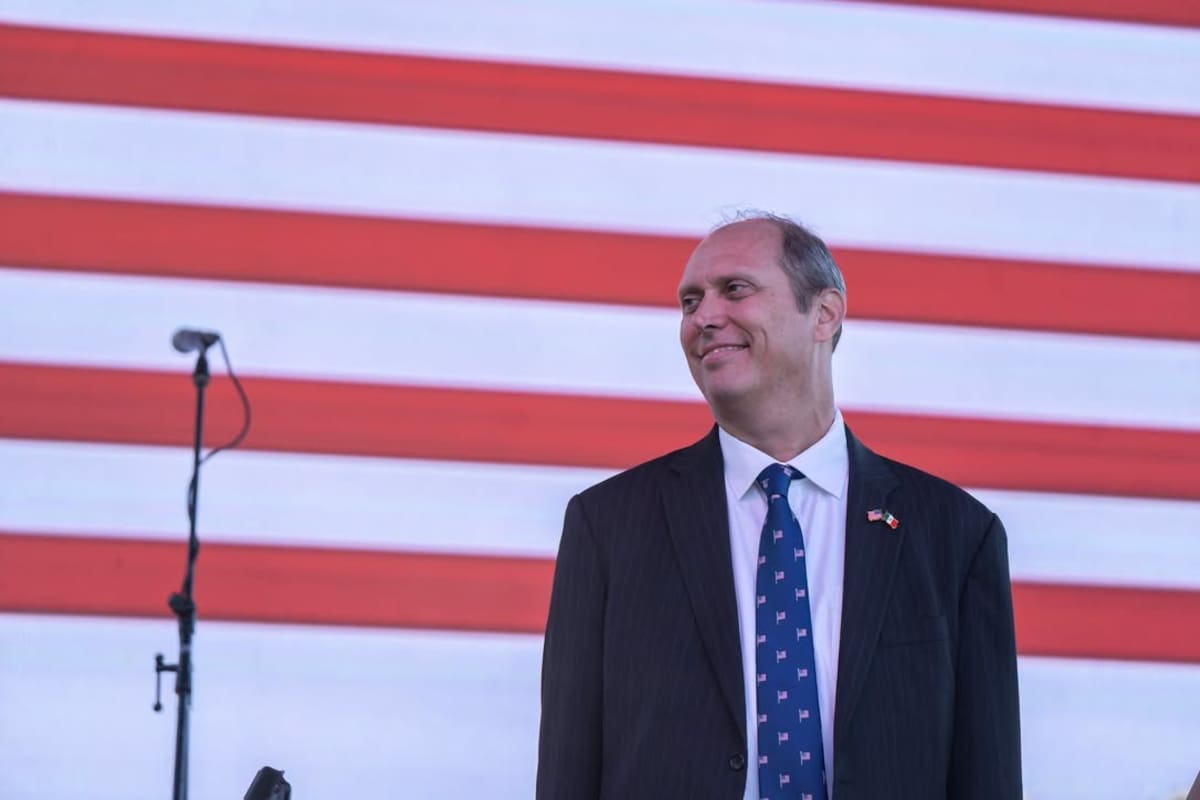Concluye Christopher Teal su gestión como cónsul general de EU en Tijuana tras 27 años de carrera diplomática