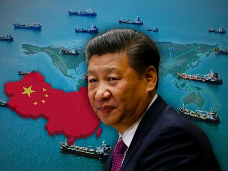 China desplegó más de mil 400 barcos pesqueros en enero para formar una barrera de 200 millas en el Mar de China Oriental y alteró rutas comerciales en zonas disputadas frente a Japón y Taiwán; analistas advirtieron objetivos de presencia geopolítica en aguas sensibles
