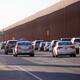 Adulta mayor sufre posible infarto mientras hacía fila para cruzar a Calexico