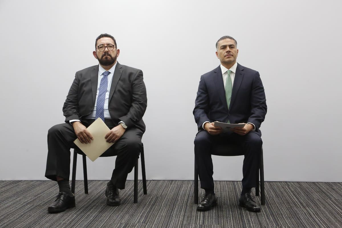 Omar García Harfuch, titular de la SSPC y Ulises Lara López, Fiscal Especial en Investigación de Asuntos Relevantes de la FGR. | Foto: Especial