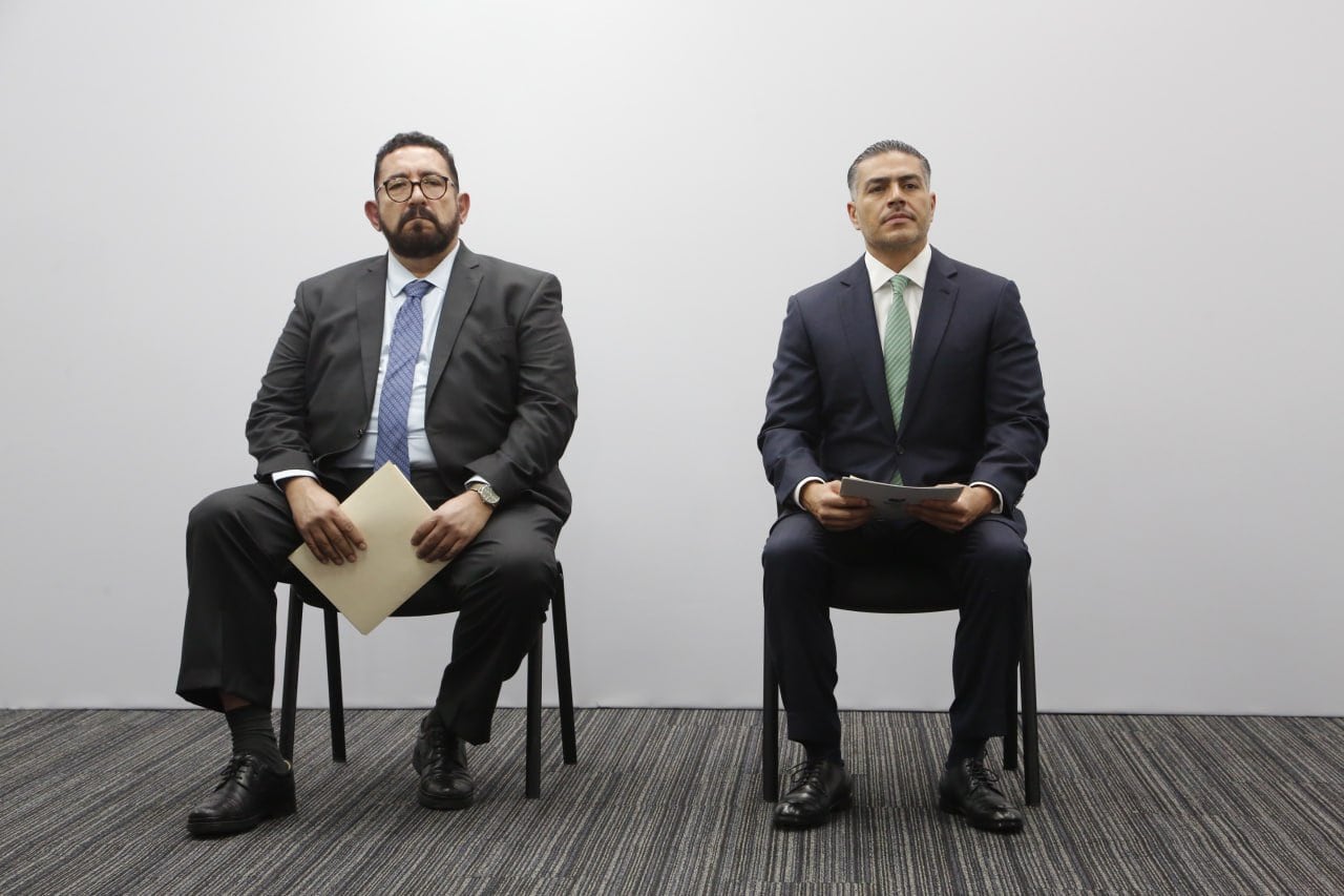 Omar García Harfuch, titular de la SSPC y Ulises Lara López, Fiscal Especial en Investigación de Asuntos Relevantes de la FGR. | Foto: Especial
