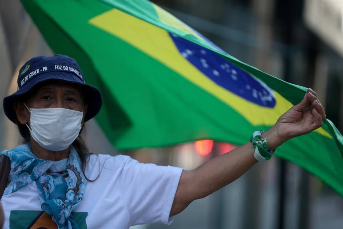 Brasil suma más de 43 mil casos de Covid-19