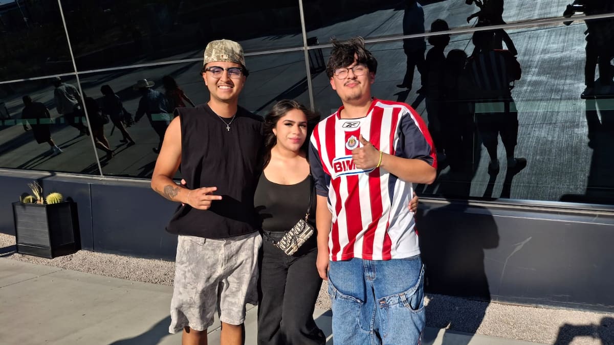 Bryan, María y Julián, viajaron desde Utah para la pelea. (Foto: Roberto Delgado)