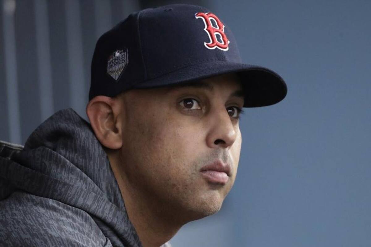 Medias Rojas despiden a Alex Cora tras escándalo de robo de señas