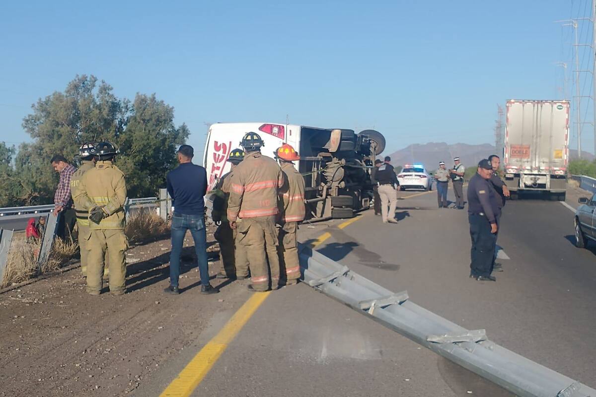 Vuelca camión en carretera Empalme a Ciudad Obregón; Hay un muerto y 9 lesionados