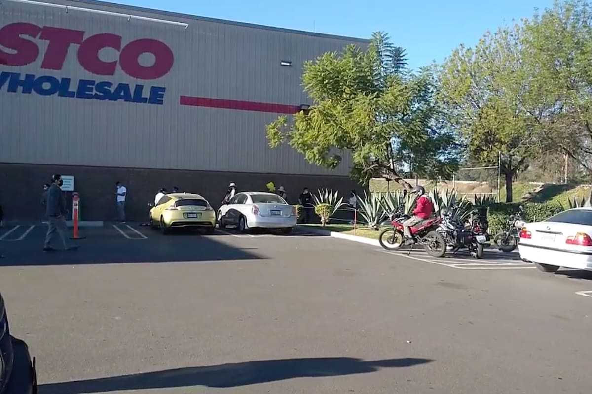 Ayuntamiento suspende la entrada a Costco por rebasar aforo