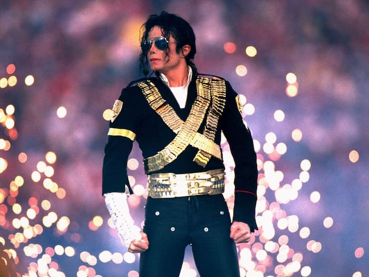 Ex amigos de Michael Jackson presentan demanda a su patrimonio por presunto tráfico sexual infantil y exigen 200 millones de dólares como indemnización