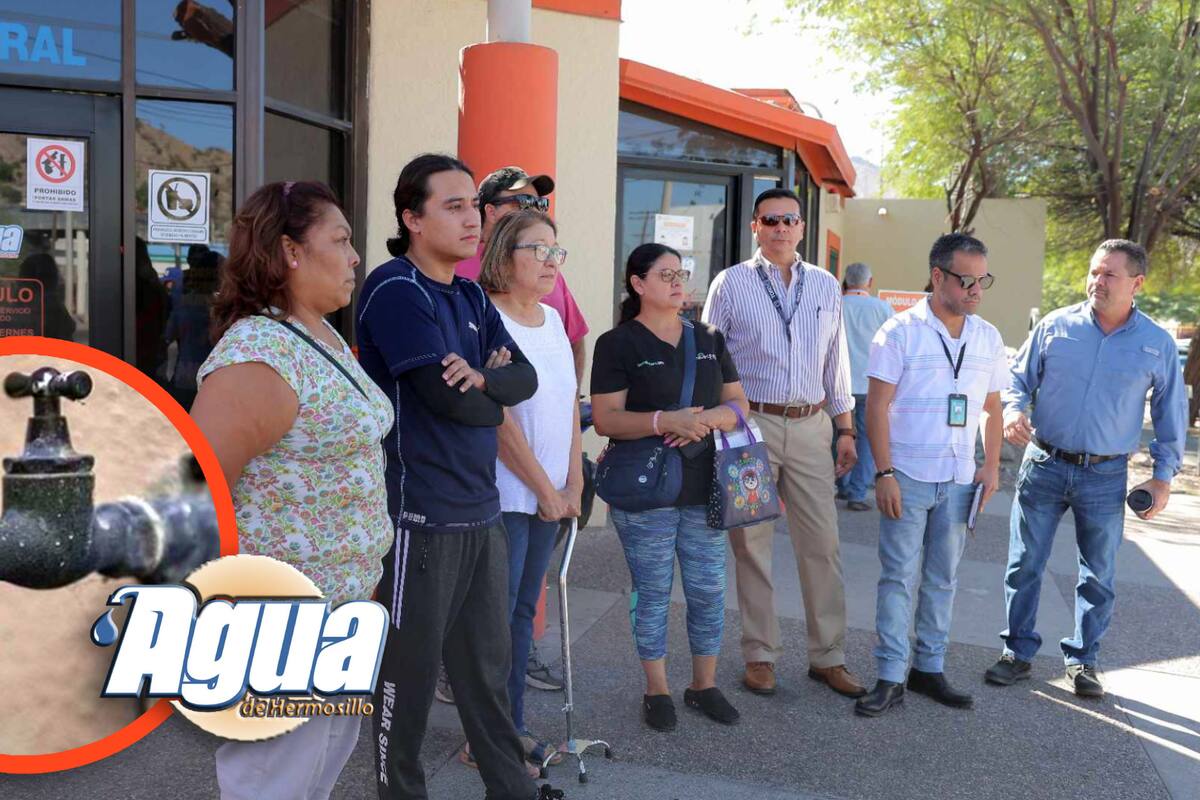 Protestan por fallas en el suministro de agua frente a oficinas de Agua de Hermosillo