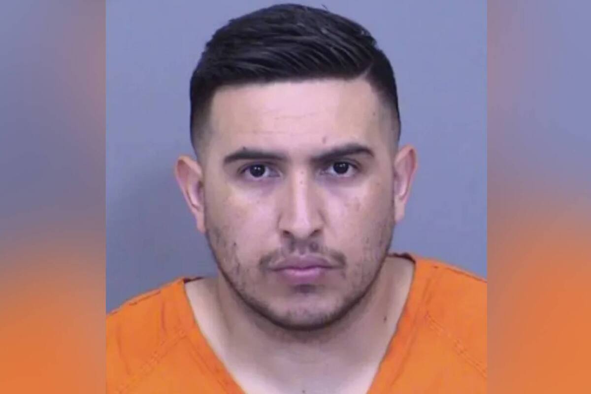 Arrestan a policía de Phoenix por solicitar prostitución