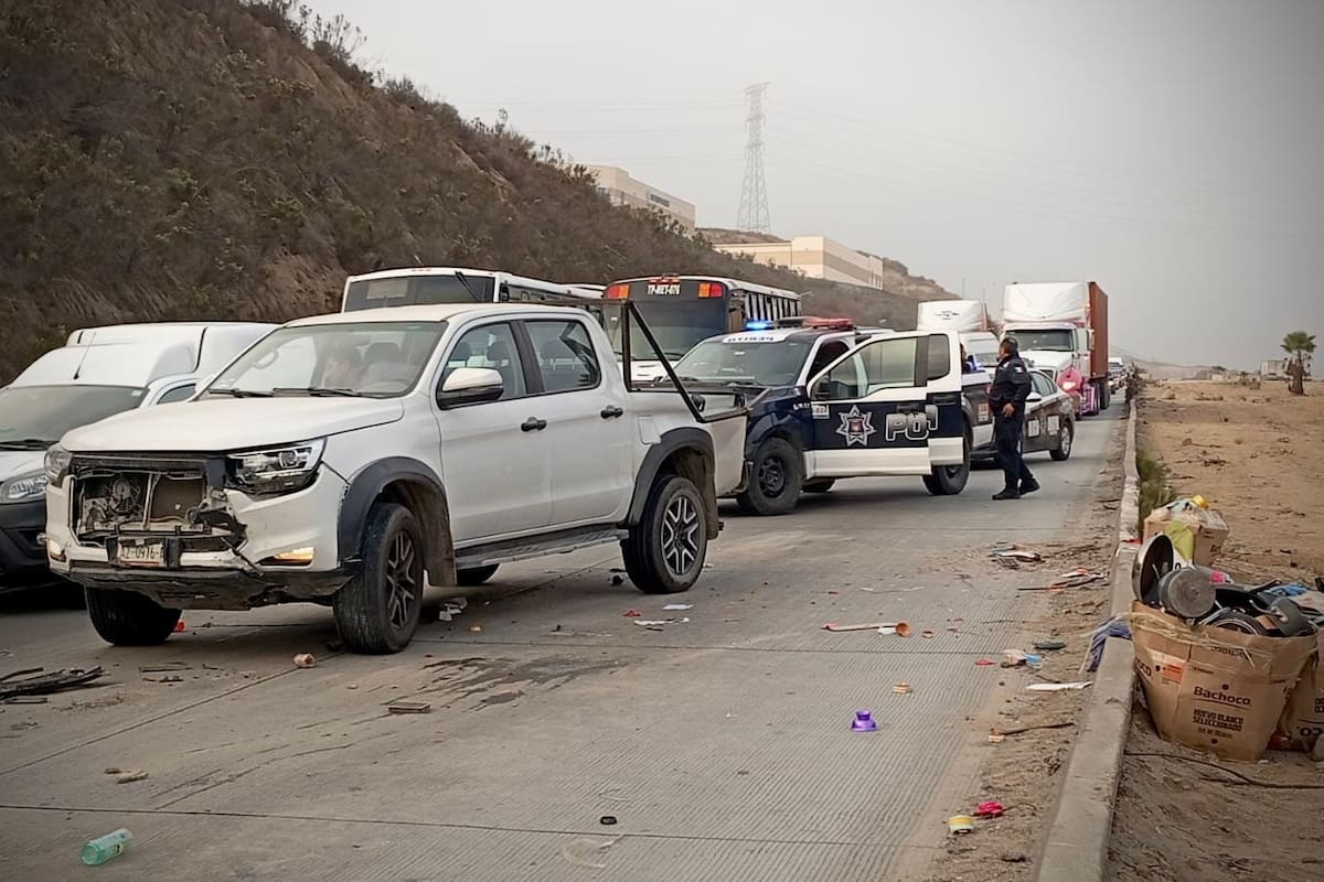 Registran carambola de 10 vehículos en el bulevar 2000
