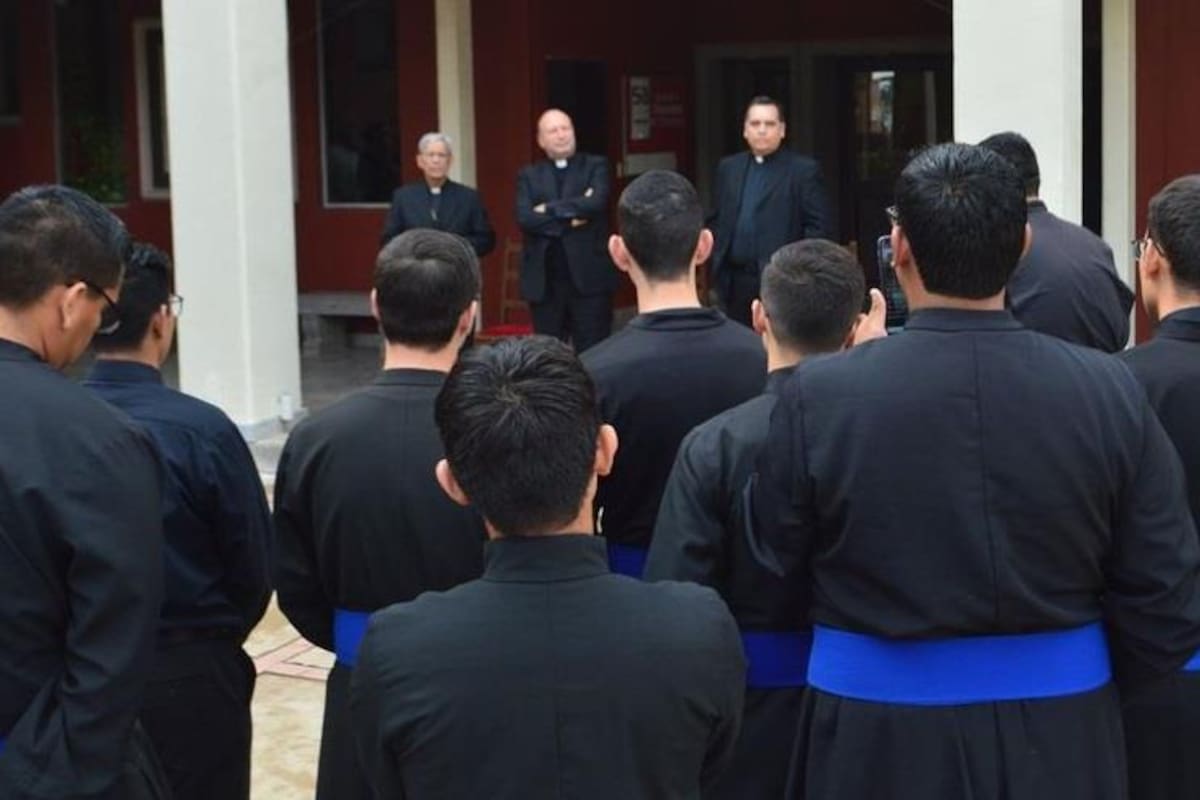 Inician seminaristas ciclo escolar en Ciudad Obregón