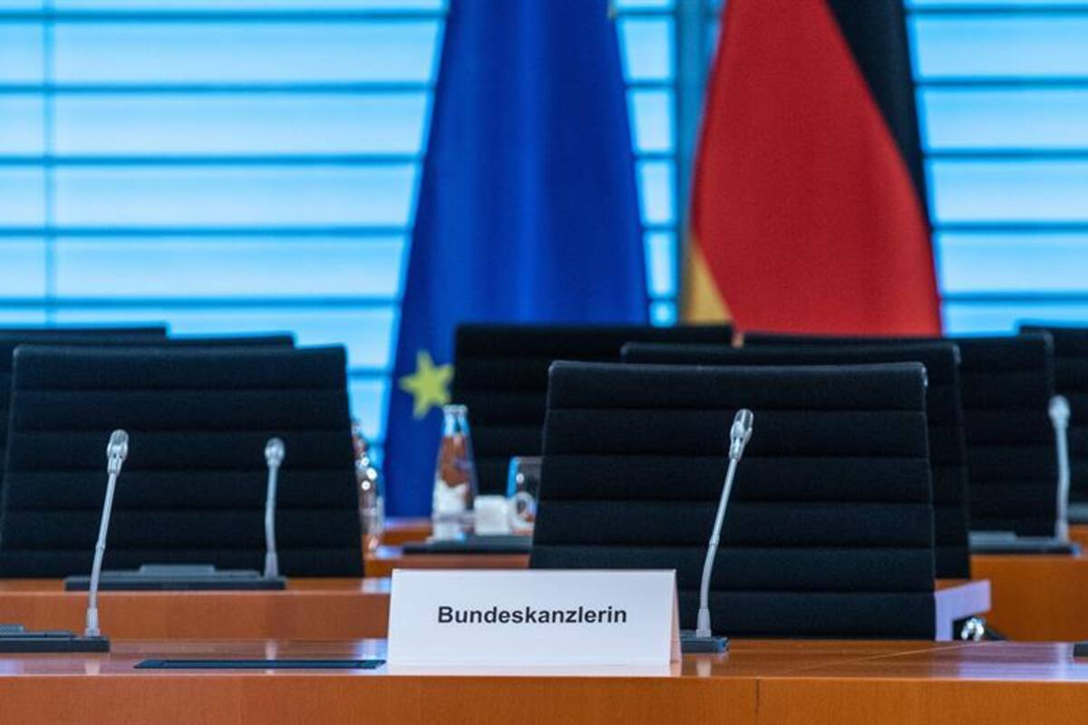 Merkel alarga medidas por COVID-19 hasta después de semana santa