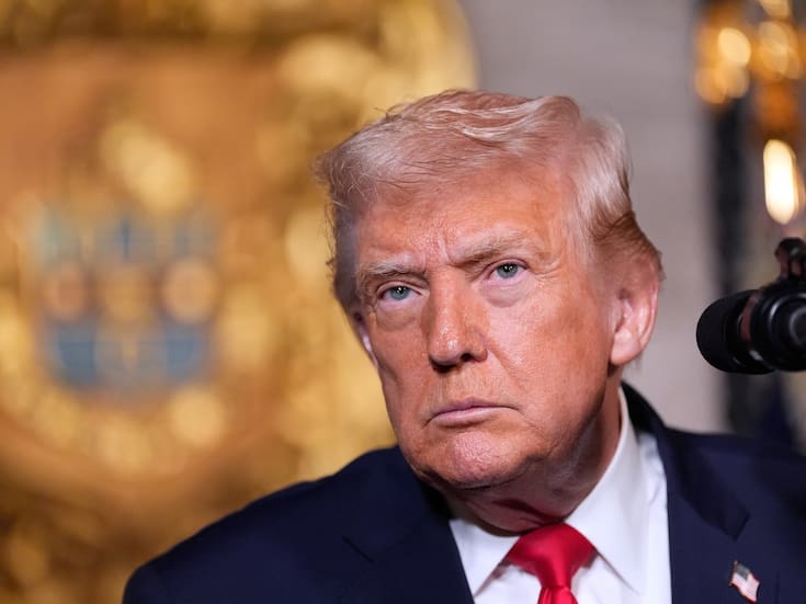 Senador solicita destituir a Donald Trump como presidente a través de la Enmienda 25 y permitir que el vicepresidente asuma la presidencia interina