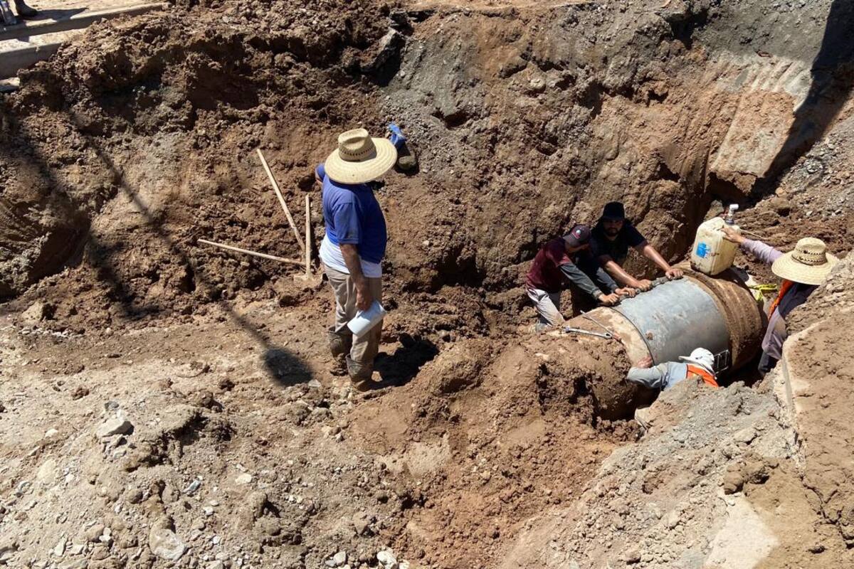 CESPM continúa trabajos de reparación en línea de agua potable fracturada