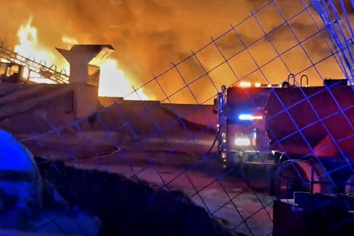 Reportan incendio a espaldas de gasolinera en El Soler