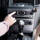 ¿Por qué bajamos el volumen al estacionarnos?