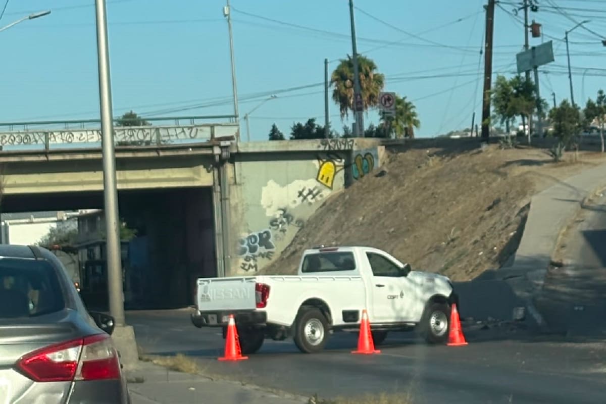 Cierran subida al puente de la 20 de Noviembre por obras de CESPT; afecta circulación en la Vía Rápida Oriente