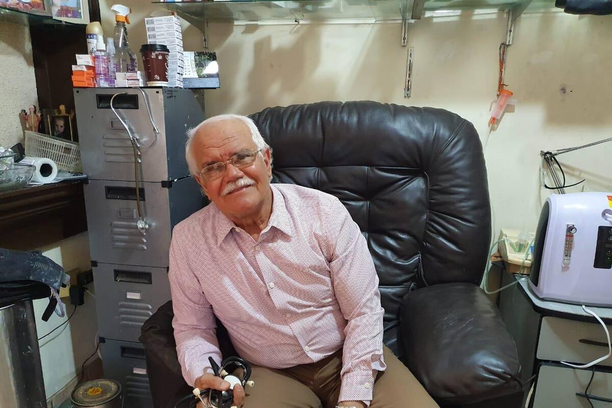 Toma médico respiro en medio de pandemia