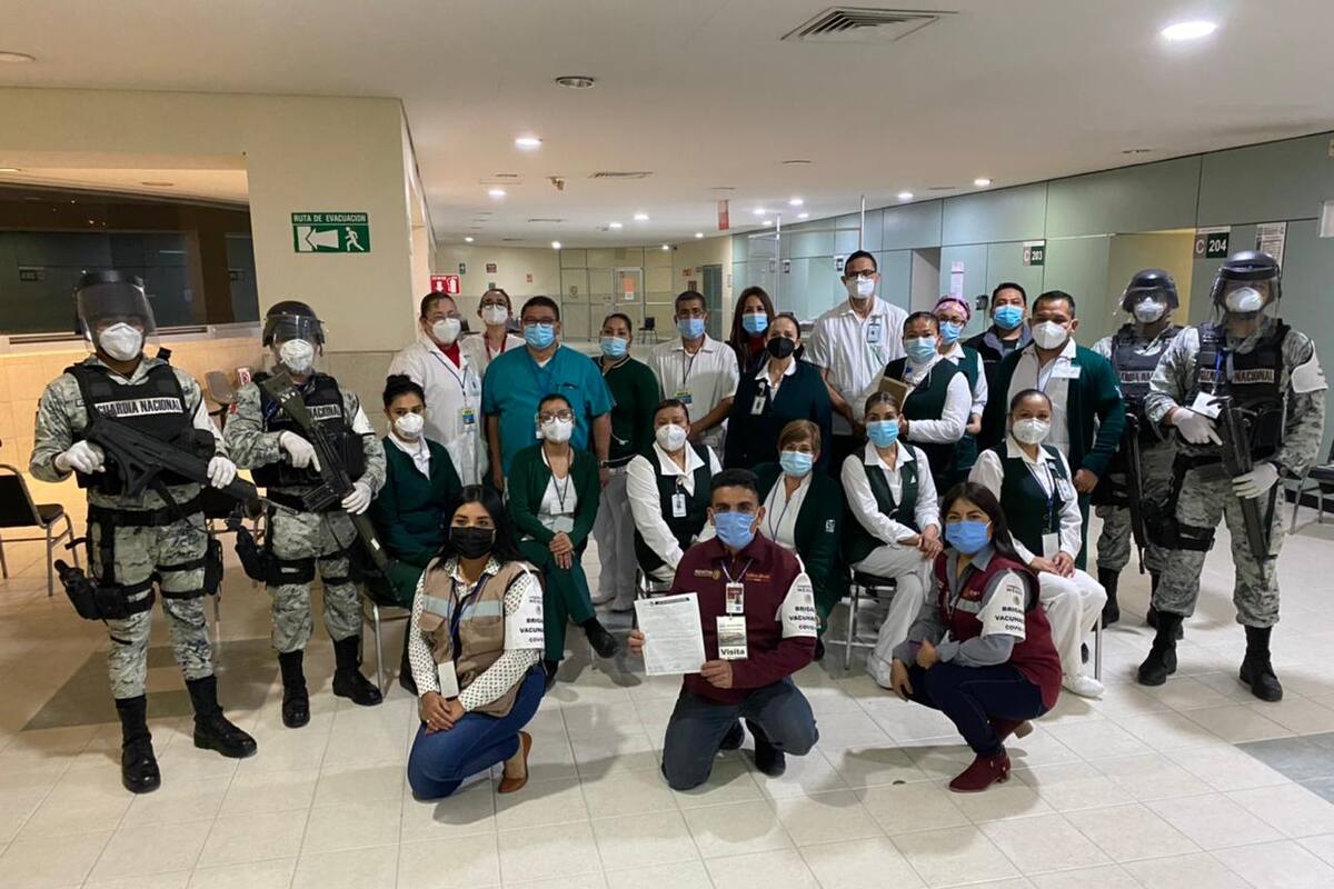Concluye vacunación de personal del IMSS