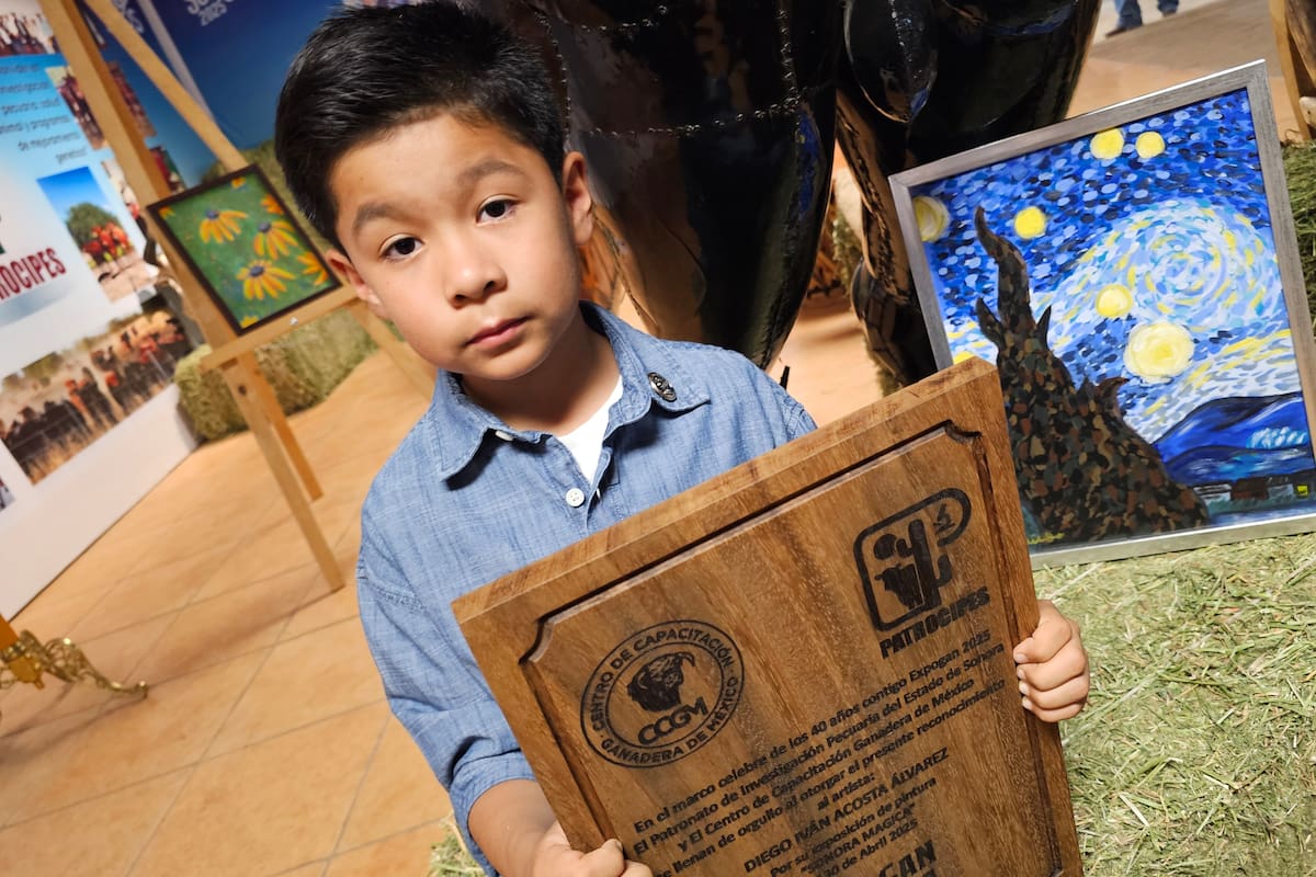 Diego Iván es todo un artista ¡de gran corazón! Vende sus obras en la Expo para donar al CRIT