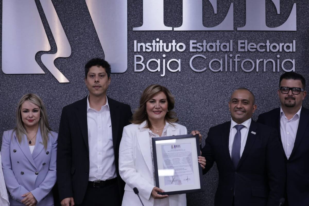 Entregan constancia de mayoría a Miriam Elizabeth Cano Nuñez como presidenta municipal de San Quintín