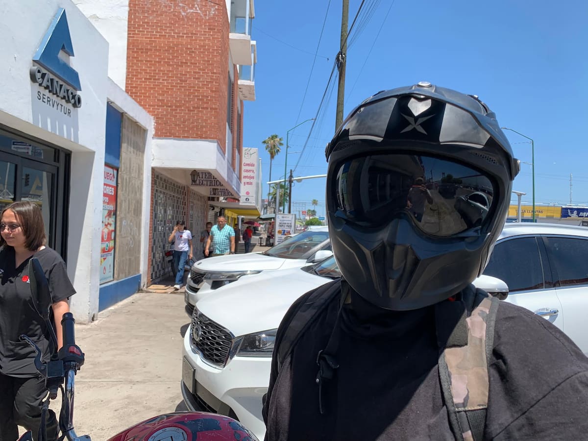 En Cajeme se busca sancionar a los motociclistas que utilicen cascos con visera oscura para disminuir la incidencia de delitos de alto impacto. FOTO: MAYRA ECHEVERRÍA