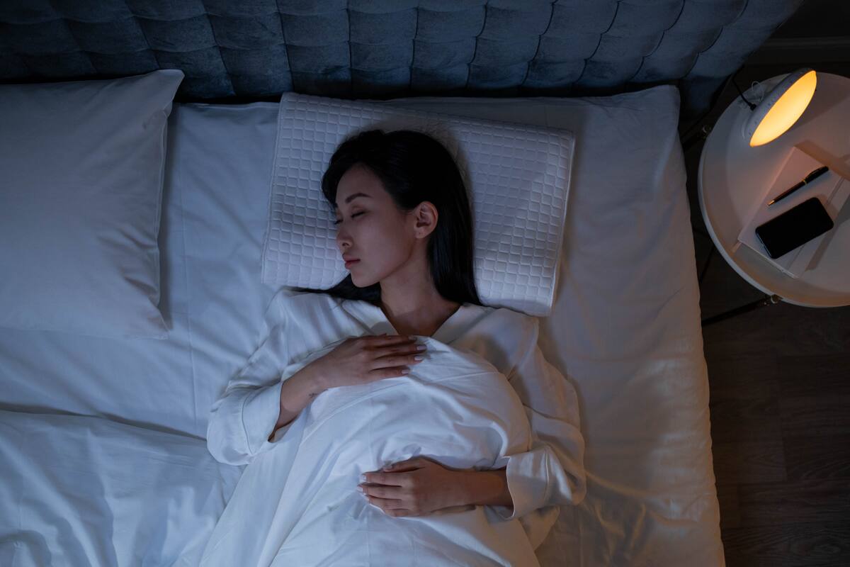 ¿Las mujeres necesitan más horas de sueño que los hombres?